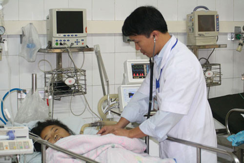 Em Giàng Thị Tỉnh suýt mất mạng vì ăn nhầm lá ngón Em Giàng Thị Tỉnh suýt mất mạng vì ăn nhầm lá ngón