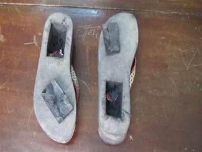 Đôi dép mà thị Gái khoét rồi nhét ma túy giấu vào trong đó