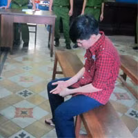 Kẻ sát nhân vị thành niên tại phiên tòa.