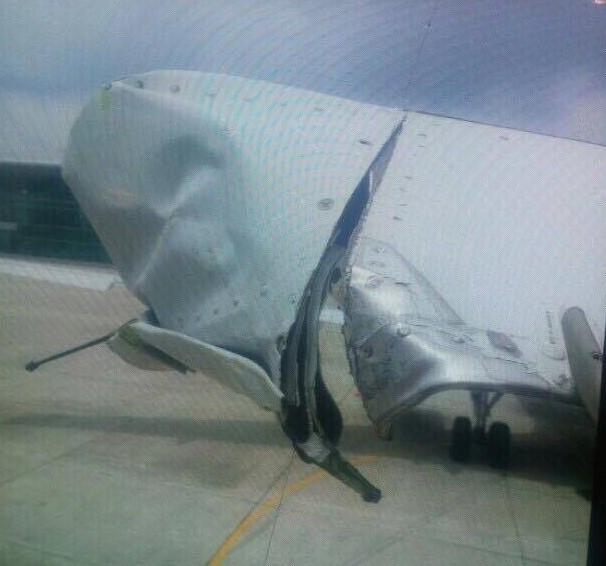 Cận cảnh phần cánh đuôi máy bay VNA gặp sự cố. Ảnh: CTV. Cận cảnh phần cánh đuôi máy bay VNA gặp sự cố. Ảnh: CTV.