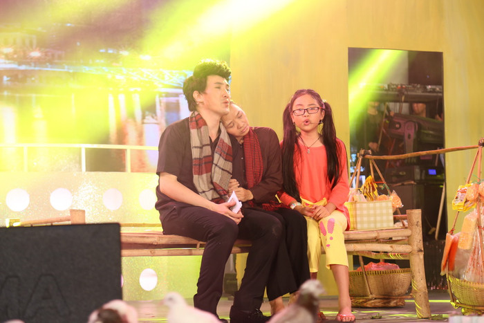 Tuy nhiên niềm vui đoàn tụ sẽ mãi mãi không được trọn vẹn khi người mẹ qua đời vì bệnh hiểm nghèo.