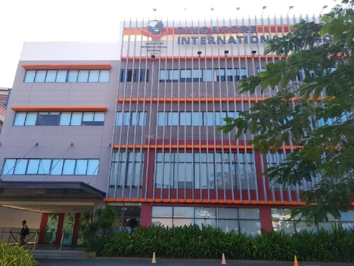 Phụ huynh không đồng ý với khoản thu phí đặt cọc của trường quốc tế Việt Nam Singapore tại Đà Nẵng. Ảnh: AN Phụ huynh không đồng ý với khoản thu phí đặt cọc của trường quốc tế Việt Nam Singapore tại Đà Nẵng. Ảnh: AN