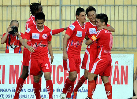 V.League đang trong thế lăm le trong thị trường giao dịch ngầm dưới một mỹ từ là “chuyển phiên hiệu”.