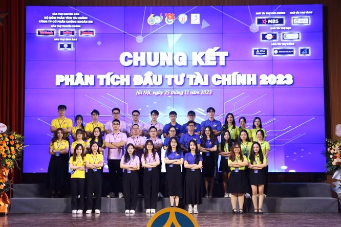 Sinh viên chuyên ngành Phân tích tài chính được tham gia vào nhiều cuộc thi để trau dồi kiến thức, kỹ năng (Ảnh: NTCC).