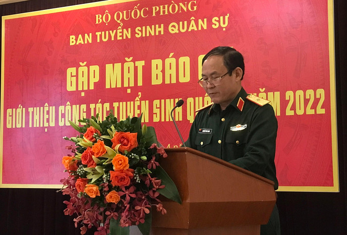 Thiếu tướng, Tiến sĩ Nguyễn Văn Oanh, Cục trưởng Cục Nhà trường, Phó Trưởng ban tuyển sinh quân sự Bộ Quốc phòng phát biểu tại buổi gặp mặt báo chí. Ảnh: Trần Lý Thiếu tướng, Tiến sĩ Nguyễn Văn Oanh, Cục trưởng Cục Nhà trường, Phó Trưởng ban tuyển sinh quân sự Bộ Quốc phòng phát biểu tại buổi gặp mặt báo chí. Ảnh: Trần Lý