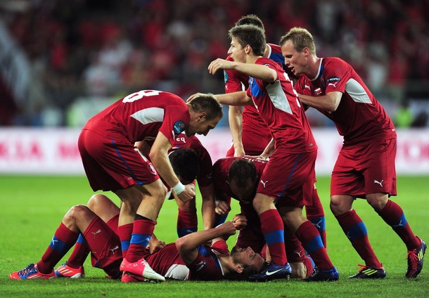 CH Czech đã xuất sắc đánh bại chủ nhà Ba Lan nhờ bàn thắng duy nhất của Jiracek, qua đó giành được ngôi vị đầu bảng A cùng tấm vé đi tiếp vào tứ kết EURO 2012. CH Czech đã xuất sắc đánh bại chủ nhà Ba Lan nhờ bàn thắng duy nhất của Jiracek, qua đó giành được ngôi vị đầu bảng A cùng tấm vé đi tiếp vào tứ kết EURO 2012.