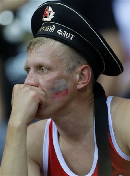 CĐV Nga không tin vào những gì vừa diễn ra với đội tuyển nước mình... CĐV Nga không tin vào những gì vừa diễn ra với đội tuyển nước mình...