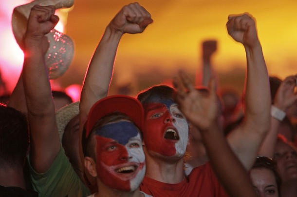 Niềm vui tột đỉnh của các CĐV CH Czech Niềm vui tột đỉnh của các CĐV CH Czech