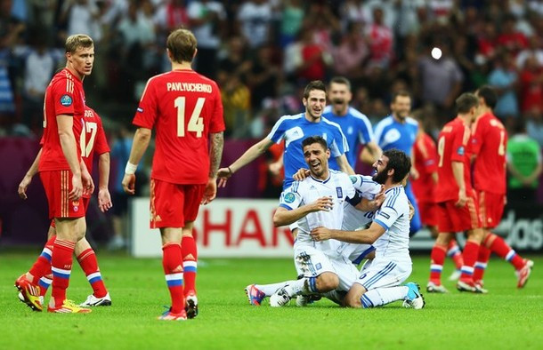 Cửa đi tiếp rộng thênh thang, nhưng Nga đã không thể vượt qua được khi để thua Hy Lạp 0-1. Cửa đi tiếp rộng thênh thang, nhưng Nga đã không thể vượt qua được khi để thua Hy Lạp 0-1.