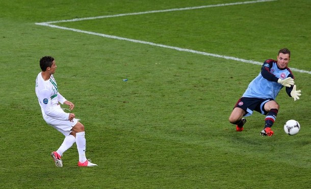 Pha bỏ lỡ khó tin của Ronaldo ở phút thứ 78 Pha bỏ lỡ khó tin của Ronaldo ở phút thứ 78