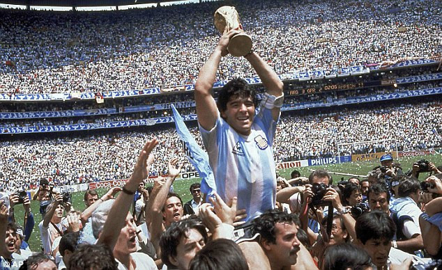 'Cậu bé vàng' Maradona đưa Argentina đến chức vô địch thế giới năm 1986 'Cậu bé vàng' Maradona đưa Argentina đến chức vô địch thế giới năm 1986