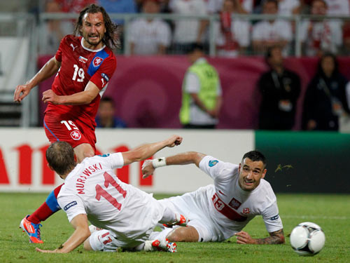 Trận đấu có nhiều thẻ vàng nhất: CH Czech - Ba Lan: 8 thẻ. Trận đấu có nhiều thẻ vàng nhất: CH Czech - Ba Lan: 8 thẻ.