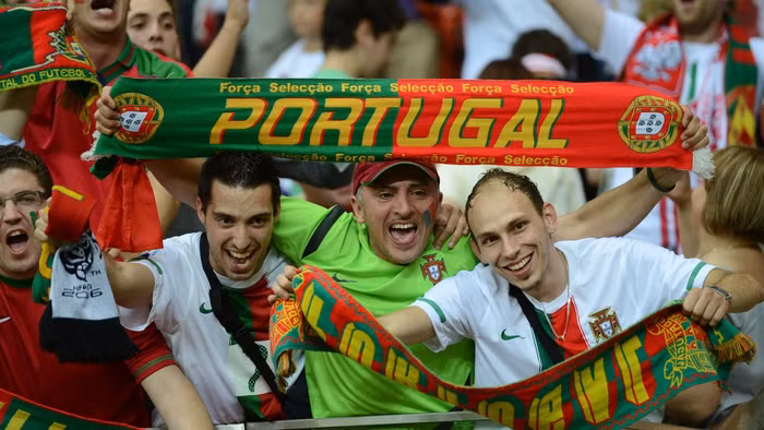 Sung sướng tột đỉnh là cảm giác của CĐV Bồ Đào Nha... Sung sướng tột đỉnh là cảm giác của CĐV Bồ Đào Nha...