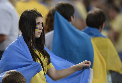 Ngay cả khi họ buồn bã khi đội nhà không thể đi tiếp vào vòng trong, nỗi buồn ấy vẫn đẹp! Ngay cả khi họ buồn bã khi đội nhà không thể đi tiếp vào vòng trong, nỗi buồn ấy vẫn đẹp!