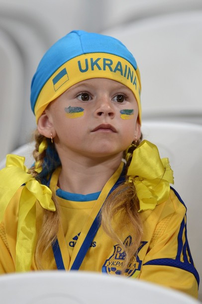 Ngay cả khi họ buồn bã khi đội nhà không thể đi tiếp vào vòng trong, nỗi buồn ấy vẫn đẹp! Ngay cả khi họ buồn bã khi đội nhà không thể đi tiếp vào vòng trong, nỗi buồn ấy vẫn đẹp!