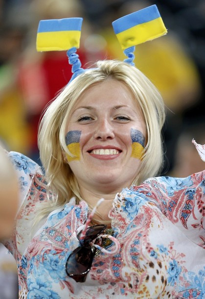 Phụ nữ Ukraine được xem là đẹp bậc nhất Châu Âu, và đây là minh chứng với những gì họ hiện trên khuôn hình ở EURO 2012. Phụ nữ Ukraine được xem là đẹp bậc nhất Châu Âu, và đây là minh chứng với những gì họ hiện trên khuôn hình ở EURO 2012.