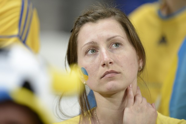 Ngay cả khi họ buồn bã khi đội nhà không thể đi tiếp vào vòng trong, nỗi buồn ấy vẫn đẹp! Ngay cả khi họ buồn bã khi đội nhà không thể đi tiếp vào vòng trong, nỗi buồn ấy vẫn đẹp!