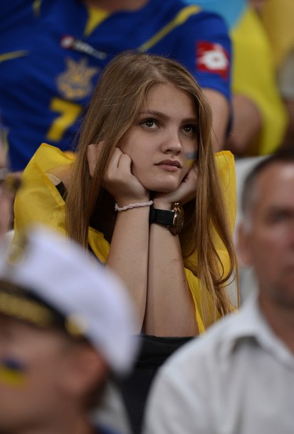 Ngay cả khi họ buồn bã khi đội nhà không thể đi tiếp vào vòng trong, nỗi buồn ấy vẫn đẹp! Ngay cả khi họ buồn bã khi đội nhà không thể đi tiếp vào vòng trong, nỗi buồn ấy vẫn đẹp!