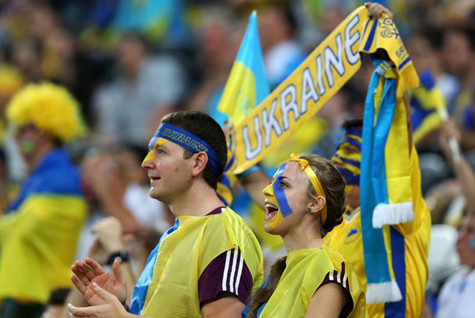 Ngay cả khi họ buồn bã khi đội nhà không thể đi tiếp vào vòng trong, nỗi buồn ấy vẫn đẹp! Ngay cả khi họ buồn bã khi đội nhà không thể đi tiếp vào vòng trong, nỗi buồn ấy vẫn đẹp!