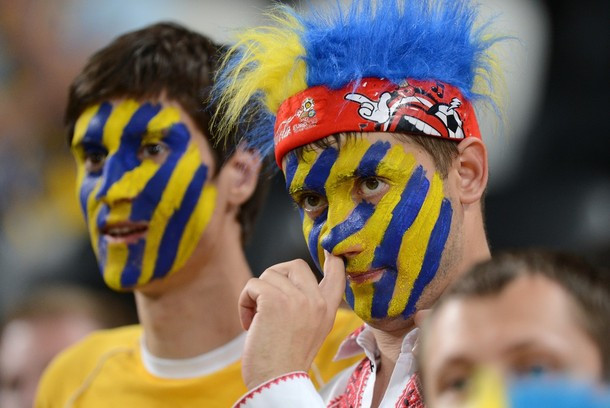 Ngay cả khi họ buồn bã khi đội nhà không thể đi tiếp vào vòng trong, nỗi buồn ấy vẫn đẹp! Ngay cả khi họ buồn bã khi đội nhà không thể đi tiếp vào vòng trong, nỗi buồn ấy vẫn đẹp!