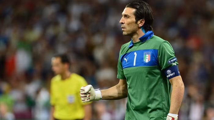Buffon là người hừng đưa ĐT Italia vào bán kết