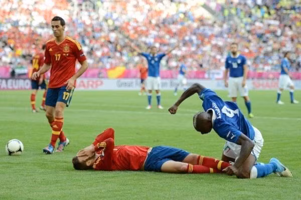 Pique: "Shakira ơi, anh xin lỗi!"
