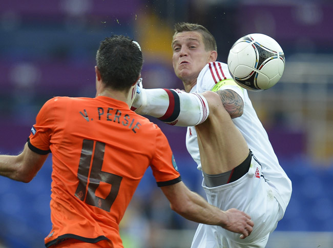 Agger: "Cho chừa cái tội dám lừa qua anh nhé!" Agger: "Cho chừa cái tội dám lừa qua anh nhé!"
