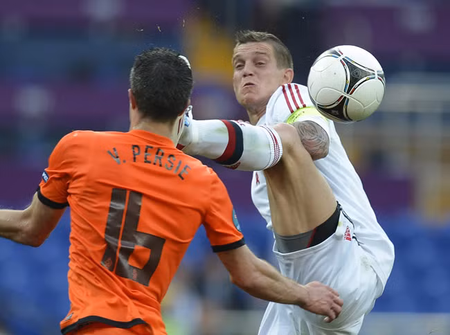 Agger: "Cho chừa cái tội dám lừa qua anh nhé!" Agger: "Cho chừa cái tội dám lừa qua anh nhé!"