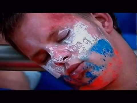 Ngủ thôi, có xem thì cũng thua thôi... (CĐV Hà Lan) Ngủ thôi, có xem thì cũng thua thôi... (CĐV Hà Lan)