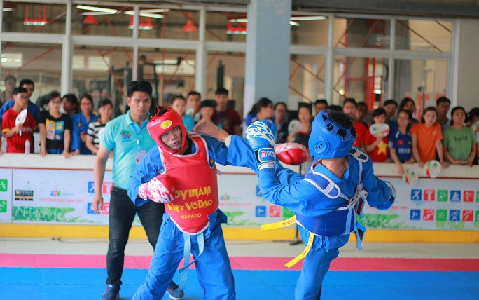 Sinh viên miền Bắc tranh tài Giải vô địch Vovinam 2017 vào sáng 2/6 (Ảnh: Vân Anh) Sinh viên miền Bắc tranh tài Giải vô địch Vovinam 2017 vào sáng 2/6 (Ảnh: Vân Anh)