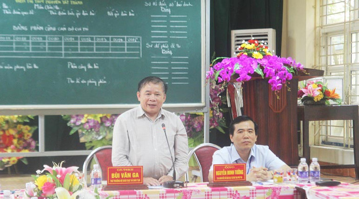 Thứ trưởng Bùi Văn Ga làm việc với Hội đồng thi Sở Giáo dục và Đào tạo Phú Thọ chiều 21/6 (Ảnh: Thùy Linh) Thứ trưởng Bùi Văn Ga làm việc với Hội đồng thi Sở Giáo dục và Đào tạo Phú Thọ chiều 21/6 (Ảnh: Thùy Linh)