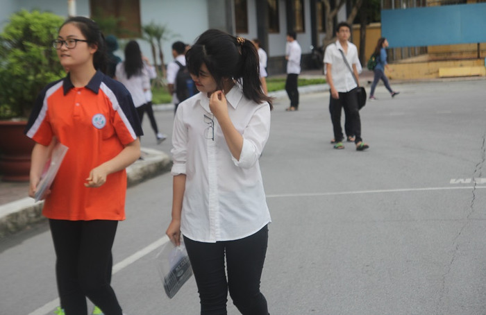 Chiều nay, cả nước tập trung thí sinh làm thủ tục dự thi trung học phổ thông quốc gia (Ảnh: Thùy Linh) Chiều nay, cả nước tập trung thí sinh làm thủ tục dự thi trung học phổ thông quốc gia (Ảnh: Thùy Linh)