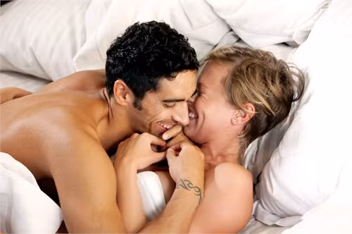 Cách đây không lâu, Filippo Magnini và bạn gái Federica Pellegrini không chút ngại ngần khi cùng khỏa thân trên tạp chí Vanity Fair.