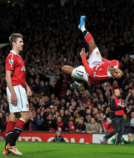 Đây gọi là sự kỳ diệu của bóng đá, luôn mang tới cho chúng ta những giây phút tuyệt vời… Đây gọi là sự kỳ diệu của bóng đá, luôn mang tới cho chúng ta những giây phút tuyệt vời…