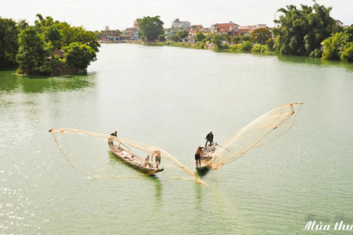 Nghệ thuật đôi khi nó được tạo nên từ những điều tưởng chừng như đơn giản trong cuộc sống, nhưng trong con mắt của những nhiếp ảnh gia thì đó là một nghệ thuật tuyệt đỉnh, nghệ thuật chứa đựng cái lớn lao, cái vất vả mà con người dày công dệt thêu Nghệ thuật đôi khi nó được tạo nên từ những điều tưởng chừng như đơn giản trong cuộc sống, nhưng trong con mắt của những nhiếp ảnh gia thì đó là một nghệ thuật tuyệt đỉnh, nghệ thuật chứa đựng cái lớn lao, cái vất vả mà con người dày công dệt thêu