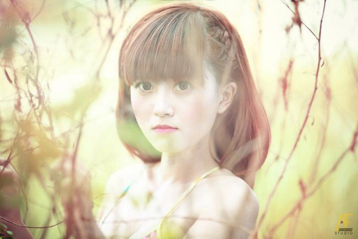 Đôi mắt trong veo, to tròn hớp hồn phái mạnh. Đôi mắt trong veo, to tròn hớp hồn phái mạnh.