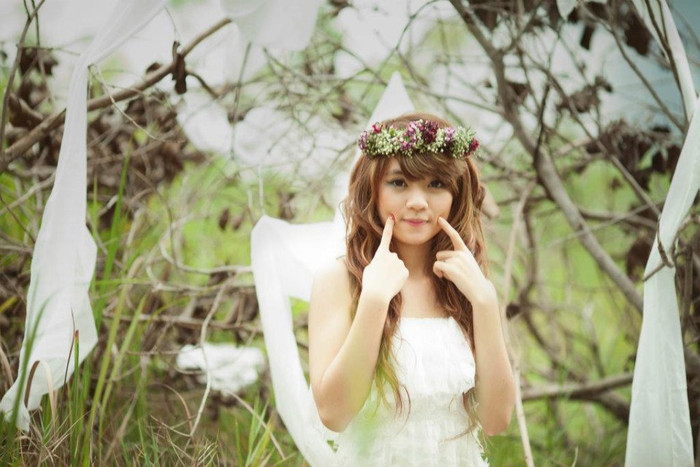 Khung cảnh hài hòa, lãng mạn, kết hợp giữa cỏ cây và hoa la như một lâu đài cổ tích trên đỉnh núi xa xa. Xem thêm:Thiên sứ 9X: Ánh mắt đẹp tựa Phương Tư Doanh trong "Xóm vắng" Khung cảnh hài hòa, lãng mạn, kết hợp giữa cỏ cây và hoa la như một lâu đài cổ tích trên đỉnh núi xa xa. Xem thêm:Thiên sứ 9X: Ánh mắt đẹp tựa Phương Tư Doanh trong "Xóm vắng"