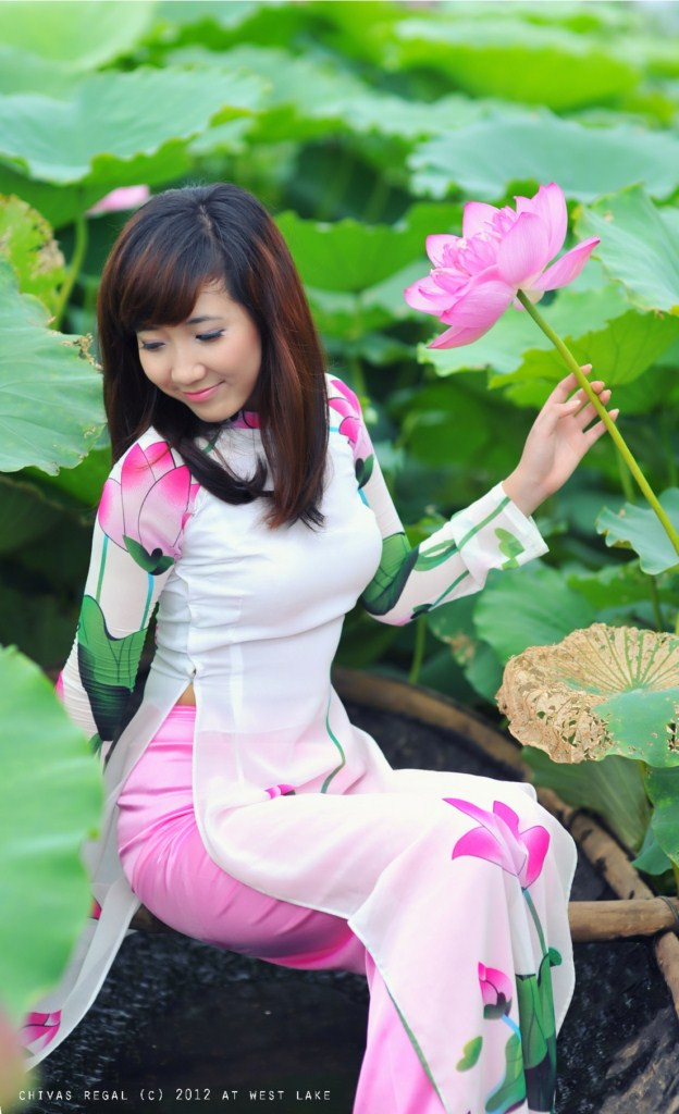 Hoàng Hải Vân sinh năm 1991, hiện đang là sinh viên năm thứ 3 Trường ĐH Ngoại thương Hà Nội. ĐÁP ÁN CHÍNH THỨC CỦA BỘ GIÁO DỤC: TOÀN BỘ ĐÁP ÁN ĐH KHỐI B 2012 -TOÀN BỘ ĐÁP ÁN ĐH KHỐI A 2012 - TOÀN BỘ ĐÁP ÁN ĐH TOÁN, VĂN KHỐI D 2012 -TOÀN BỘ ĐÁP ÁN ĐH KHỐI C 2012 - ĐÁP ÁN ĐH CÁC MÔN NGOẠI NGỮ KHỐI D 2012