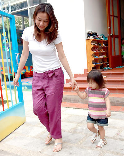Ngày 18/1/2011, TAND TP HCM chính thức thụ lý vụ nguyên đơn Nguyễn Quốc An (49 tuổi, Việt kiều Mỹ) kiện đòi siêu mẫu Ngọc Thúy trả số tài sản 14,4 triệu USD (288 tỷ đồng) đã nhờ đứng tên trong thời gian còn là vợ chồng. Ngày 18/1/2011, TAND TP HCM chính thức thụ lý vụ nguyên đơn Nguyễn Quốc An (49 tuổi, Việt kiều Mỹ) kiện đòi siêu mẫu Ngọc Thúy trả số tài sản 14,4 triệu USD (288 tỷ đồng) đã nhờ đứng tên trong thời gian còn là vợ chồng.