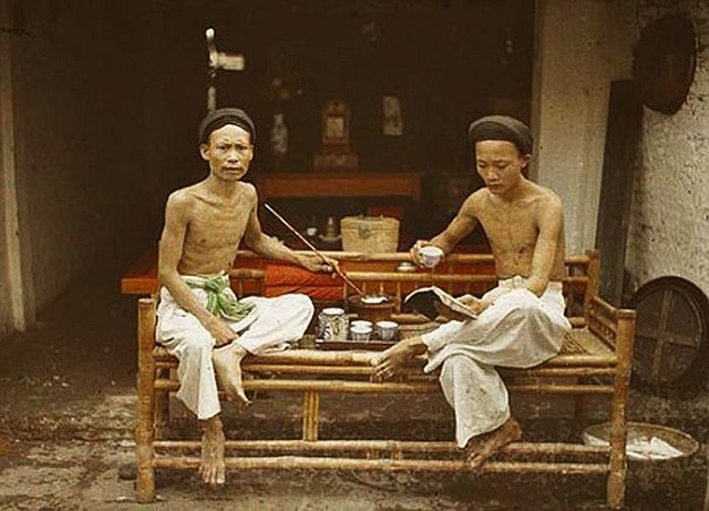 Chú thích của tác giả: Trong một tiệm hút - Hà Nội 1915 Chú thích của tác giả: Trong một tiệm hút - Hà Nội 1915