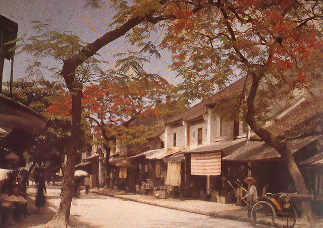 Chú thích của tác giả: Phố Hàng Thiếc, Hà Nội 1915 Chú thích của tác giả: Phố Hàng Thiếc, Hà Nội 1915