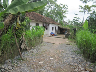 Nhiều lần Tú đưa "người yêu trẻ con" về nhà mình ngủ qua đêm.