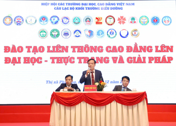 Tọa đàm đã nhận được sự góp ý, chia sẻ của một số cơ sở giáo dục đại học, giáo dục nghề nghiệp đào tạo ngành điều dưỡng trong quá trình thảo luận. z6103868364932_3c68fa915cf0e35a2284c8c2c7b27efa.jpg