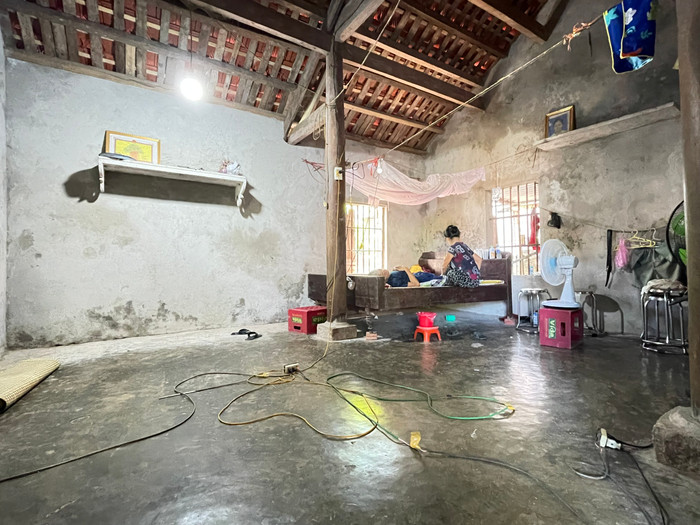 Anh Đào Văn Mỹ chống chọi với căn bệnh ung thư vòm họng giai đoạn cuối trong suốt 3 tháng nay. Hoàn cảnh đã khó khăn nay còn bi đát hơn. Ảnh: Trung Dũng GDVN_2.jpg