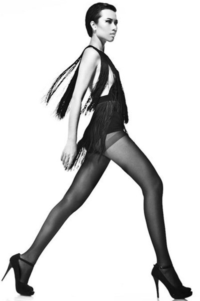 Cám dỗ, cạm bẫy luôn theo sau mỗi bước chân của người mẫu trẻ.