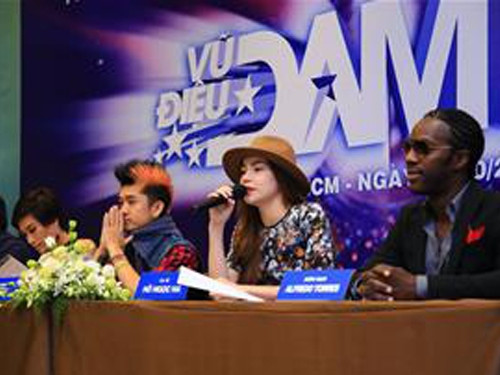 Chương trình Vũ điệu đam mê đứng đầu trên BXH tuần này. Chương trình Vũ điệu đam mê đứng đầu trên BXH tuần này.