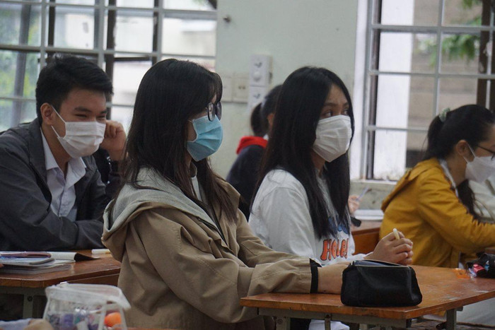 Việc được trở lại trường học trực tiếp trong giai đoạn này có nhiều ý nghĩa với học sinh khối 12 bởi phía trước là những kỳ thi quan trọng. Việc được trở lại trường học trực tiếp trong giai đoạn này có nhiều ý nghĩa với học sinh khối 12 bởi phía trước là những kỳ thi quan trọng.