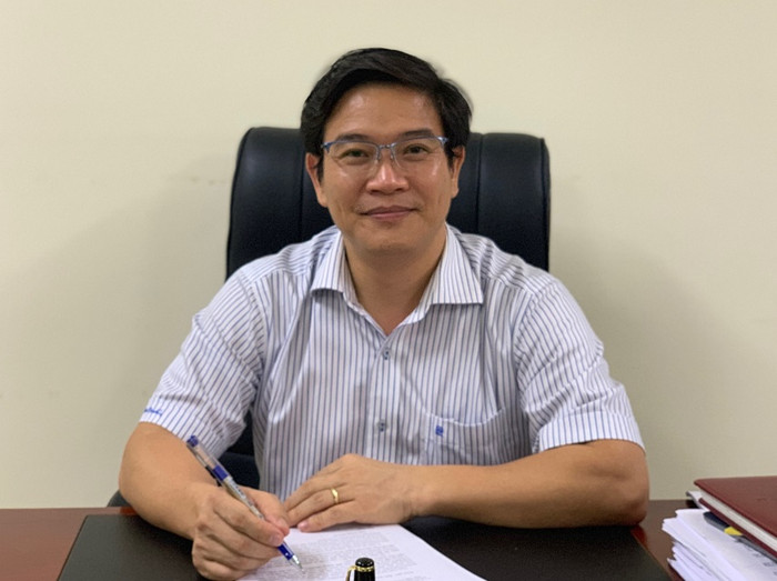 Vụ trưởng Vụ giáo dục tiểu học (Bộ Giáo dục và Đào tạo) - ông Thái Văn Tài chia sẻ về quy trình thẩm định sách giáo khoa (Ảnh: Thùy Linh) Vụ trưởng Vụ giáo dục tiểu học (Bộ Giáo dục và Đào tạo) - ông Thái Văn Tài chia sẻ về quy trình thẩm định sách giáo khoa (Ảnh: Thùy Linh)