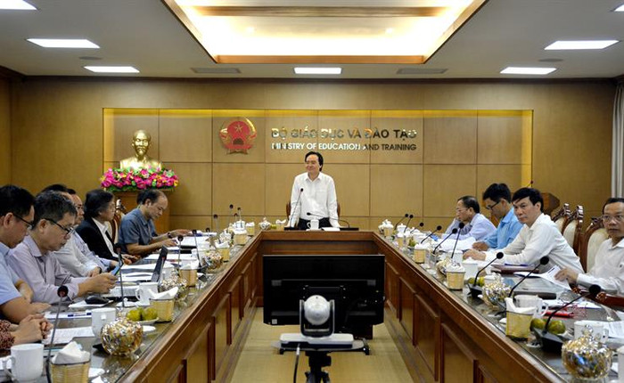 Bộ trưởng Phùng Xuân Nhạ chủ trì Tọa đàm (Ảnh: moet.gov.vn) Bộ trưởng Phùng Xuân Nhạ chủ trì Tọa đàm (Ảnh: moet.gov.vn)