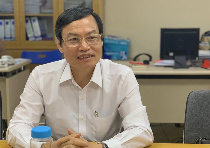 Theo thầy Dương Đức Hùng, trong bối cảnh hiện nay, việc sắp xếp mạng lưới các trường nên theo nguyên tắc sàng lọc điều chỉnh của thị trường có sự định hướng và điều tiết của nhà nước. (Ảnh: Thùy Linh) Theo thầy Dương Đức Hùng, trong bối cảnh hiện nay, việc sắp xếp mạng lưới các trường nên theo nguyên tắc sàng lọc điều chỉnh của thị trường có sự định hướng và điều tiết của nhà nước. (Ảnh: Thùy Linh)